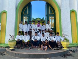 Kuatkan Nilai Religius, Komunitas Kelontong Madura Ziarah ke Makam Wali