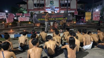 Konser Aktivis Sumenep Didepan Kantor DPRD Menolak UUD Cipta Kerja