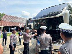 Pengecekan Kesiapan Armada Bus di Terminal Arya Wiraraja Sumenep Untuk Lebaran 2023