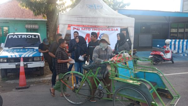 Takjil Gratis PD MIO Indonesia Kabupaten Sumenep Warnai Keberkahan Ramadhan
