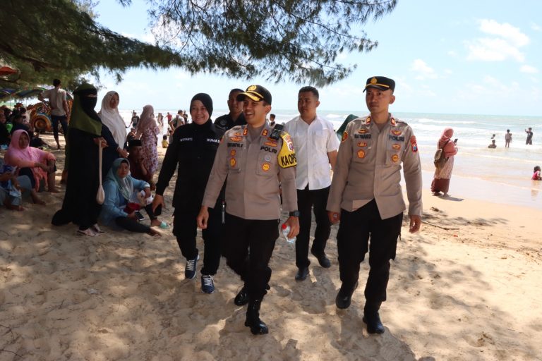 Pastikan Keamanan Pengunjung, Kapolres Sumenep Tinjau Wisata Pantai Lombang