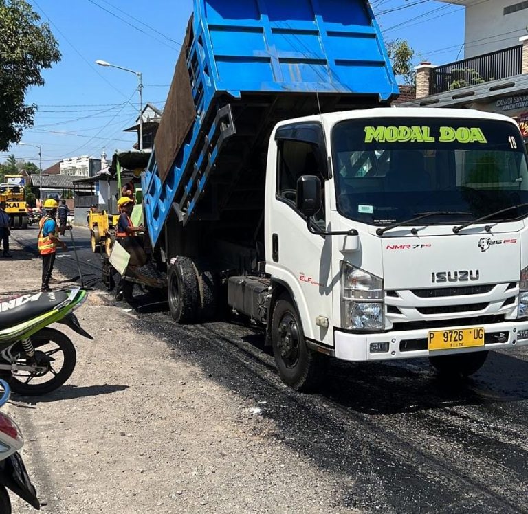 Kali ini Sejumlah Titik Kerusakan Jalan di Bondowoso Menjadi Fokus Uji Coba Trial AMP Dinas BSBK