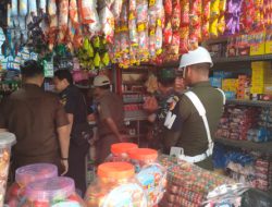 Peredaran Rokok Ilegal Semakin Masif, Bea Cukai Madura dan Petugas Gabungan di Bangkalan Gelar Operasi Pasar
