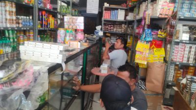 Kedapatan Jual Rokok Ilegal, Pedagang Dapat Teguran Tim Satgas Gabungan Kabupaten Bangkalan