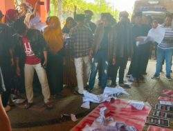 Warga Gersik Putih Desak Bupati Sumenep Periksa Kades Mohab