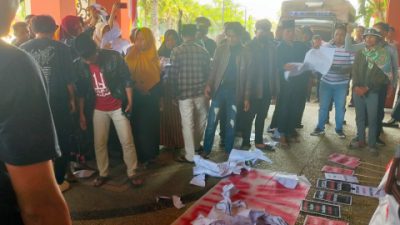 Warga Gersik Putih Desak Bupati Sumenep Periksa Kades Mohab