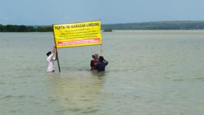 Pasang Plakat, Warga Ancam Pidanakan Pengrusak Laut