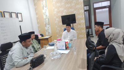 Gus Syaifuddin Bimbing Pria Asal Bandung Masuk Islam