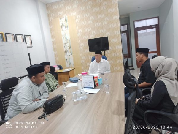 Gus Syaifuddin Bimbing Pria Asal Bandung Masuk Islam