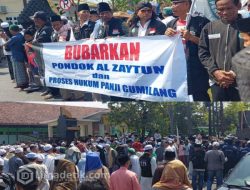 Buntut Kesesatan Ajaran Ponpes Al-Zaytun, Habaib-Ulama Kepung Kantor Kemenag Sampang