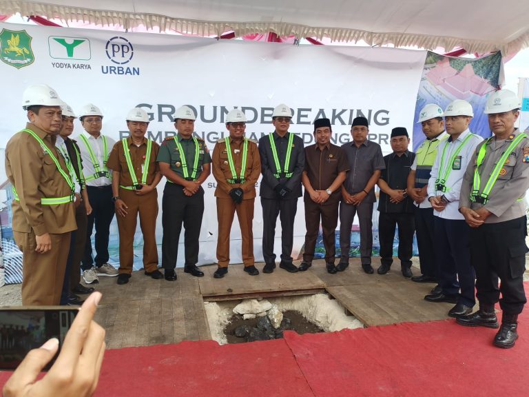 Peletakan Batu Pertama Pembangunan Gedung DPRD Sumenep Oleh Bupati Achmad Fauzi