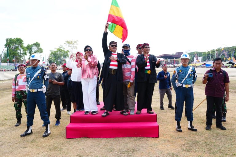 Semarak Pesta Budaya Lomba Karapan Sapi Panglima TNI Cup di Bangkalan