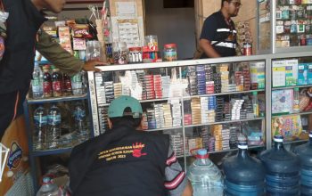 Humanis dan Persuasif, Satpol-PP - Satgas Gabungan Edukasi Pedagang Tak Perjualbelikan Rokok Ilegal