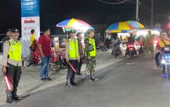 Polsek Bersama Koramil Pakel Lakukan Pengamanan Pertunjukan Ketoprak Siswo Budoyo di Kabupaten Tulungagung
