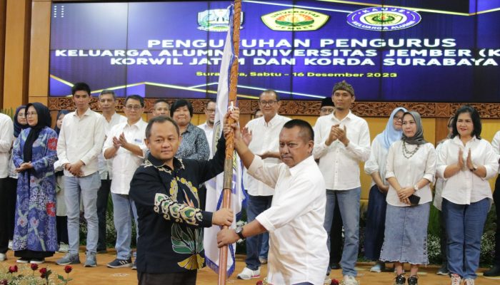 Lutfil Hakim Dilantik Jadi Ketua Alumni Unej Korwil Jatim