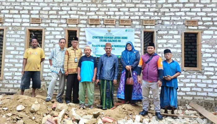 Baznas Bagi-Bagi Uang 25 Juta untuk Warga Pamekasan Bangun RTLH