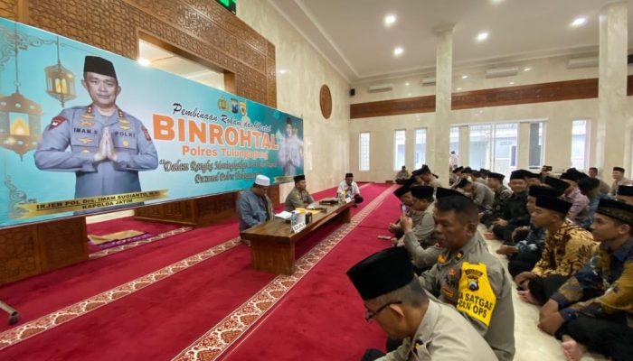 Polres Tulungagung Lakukan Pembinaan Rohani Dan Mental Kepada Anggota