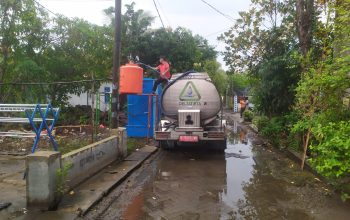 Kolaborasi Perumda Delta Tirta dan BPBD Suplai Air Bersih Terhadap Korban Banjir