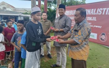 Berkah Ramadhan PWRI Sumenep Bagikan Voucher Takjil, Bupati Fauzi Jadikan Tajamara Pusat Perekonomian