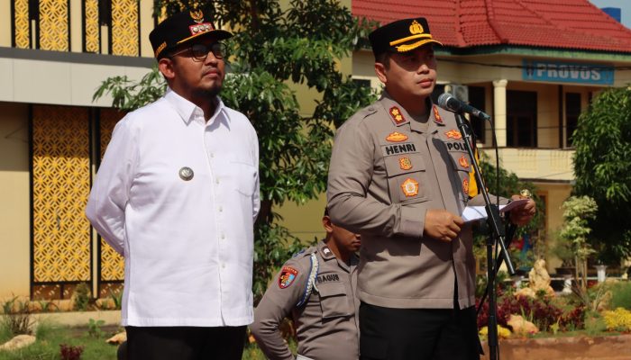 Didampingi Bupati Achmad Fauzi, Kapolres Sumenep Pimpin Apel Gelar Pasukan Operasi Ketupat Semeru 2024