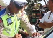 Ratusan Pelanggar Lalu lintas Terjaring Petugas Operasi Patuh Semeru 2024 di Trenggalek 9 Ratusan Pelanggar Lalu lintas Terjaring Petugas Operasi Patuh Semeru 2024 di Trenggalek