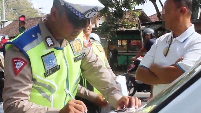 Ratusan Pelanggar Lalu lintas Terjaring Petugas Operasi Patuh Semeru 2024 di Trenggalek