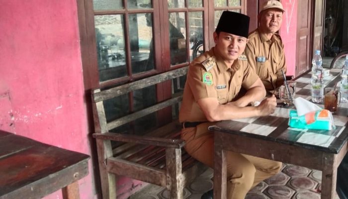 Bupati dan Kadis PUPR Trenggalek Tinjau warga Terdampak Pembangunan Jembatan Nglembu Bendorejo