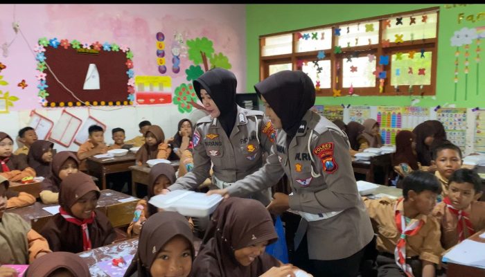 Siswa SDN Marengan 1 Kecamatan Kalianget dapat Makanan Bergizi Gratis dari Polres Sumenep