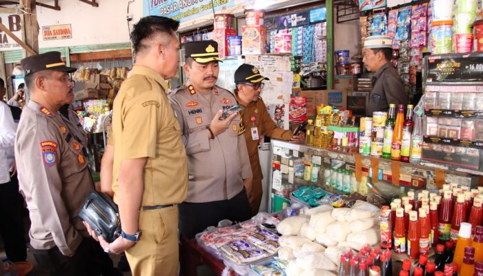 Pastikan Harga Kebutuhan Pokok Masyarakat Tetap Aman, Satgas Pangan Sumenep Sidak Pasar Tradisional