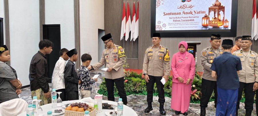 Polres Trenggalek Gelar Buka Bareng Anggota, Mahasiswa dan Anak Yatim Piatu