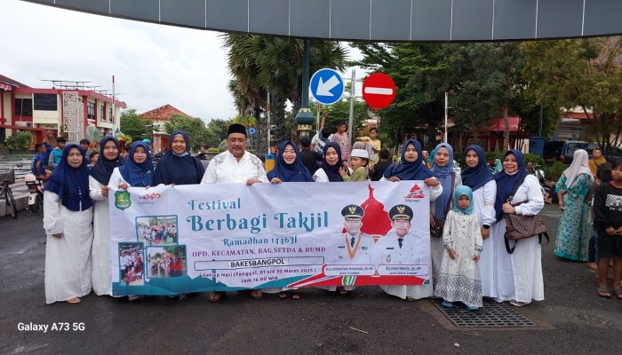 Rutin Bagikan Takjil Setiap Ramadhan, Bakesbangpol Sumenep Dorong Spirit Kebaikan