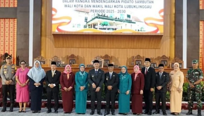 Rapat Paripurna DPRD Kota Lubuklinggau dalam Rangka Mendengarkan Pidato Wali Kota dan Wakilnya