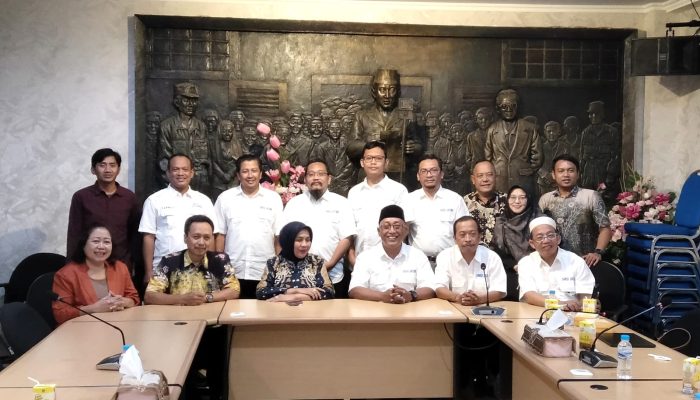 SMSI Jatim dan Rektor Unitomo Siap Berkolaborasi Kawal Eksistensi Media Online