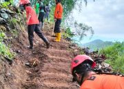 BPBD Trenggalek Bersama Instansi dan Warga Gotong Royong Rintis Jalur Evakuasi yang Menjadi Langganan Banjir 9 BPBD Trenggalek Bersama Instansi dan Warga Gotong Royong Rintis Jalur Evakuasi yang Menjadi Langganan Banjir