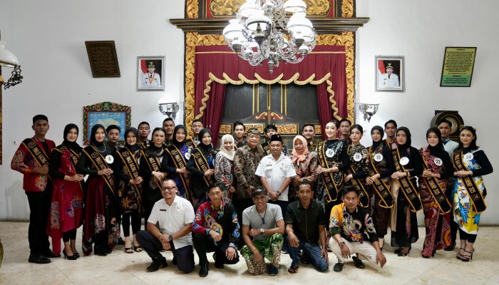 Finalis Kacong Cebbing 2025 Tampil Elegan dalam Balutan Batik Lokal Sumenep