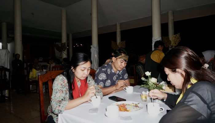 Mencicipi Fine Dining di tengah Sawah dengan Konsep Malang Tempo Doeloe