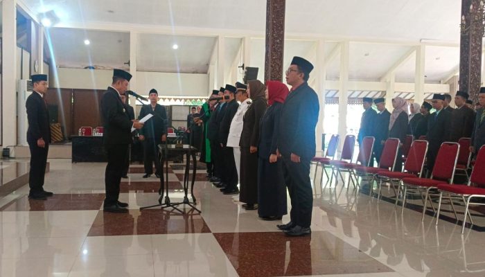Tekankan Integritas dan Akselerasi Pelayanan Publik, Bupati Hamid Lantik Pejabat Struktural