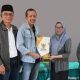 Wabup Trenggalek Serahkan Bantuan dari Baznas untuk 22 Guru Ngaji dan Madin