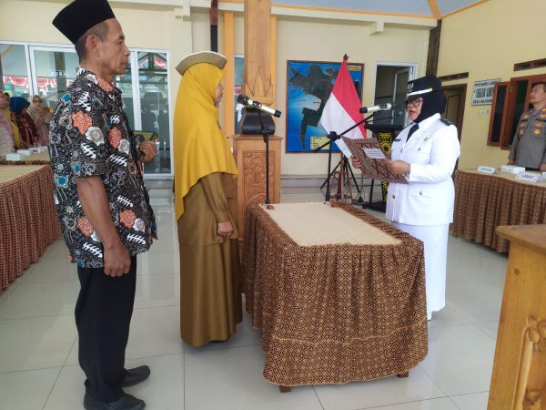 Kaur Perencanaan Resmi Dilantik Kepala Desa Mojoarum Tulungagung