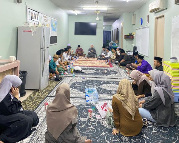 Semangat Revolusi Pendidikan Agama, PKN Internasional IAI Al-Khairat Pamekasan Resmi Luncurkan Buku