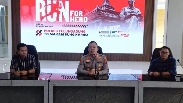 Peringati HUT RI ke-80, Polres Tulungagung Gelar Lari Marathon ke Makam Bung Karno Kota Blitar