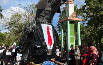 Masyarakat Masalembu Sumenep Kritik Pemerintah Lewat Karnaval