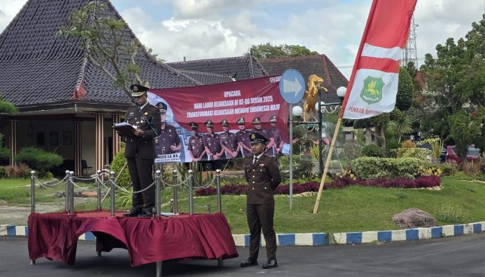 Kejari Sumenep Gelar Upacara Harlah Kejaksaan RI ke-80, Ingatkan Hukum Berkeadilan 1 Kejari Sumenep Gelar Upacara Harlah Kejaksaan RI ke-80, Ingatkan Hukum Berkeadilan