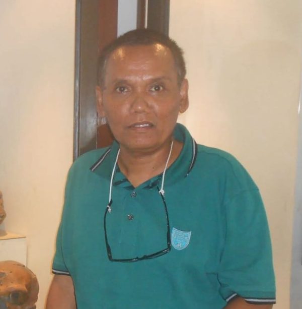 Penyair Pulo Lasman Simanjuntak Kembali 'Mengguliti' Kasus Korupsi Melalui Karya Puisi
