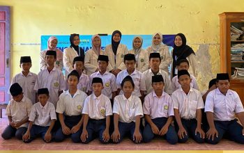 Green Lifestyle: Mahasiswa KKN UA Edukasi Pemilahan Sampah di MTs Nurul Islam