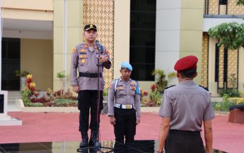 Pimpin Upacara Korps Raport Kenaikan Pangkat Pengabdian, Kapolres Sumenep: Jadikan Motivasi