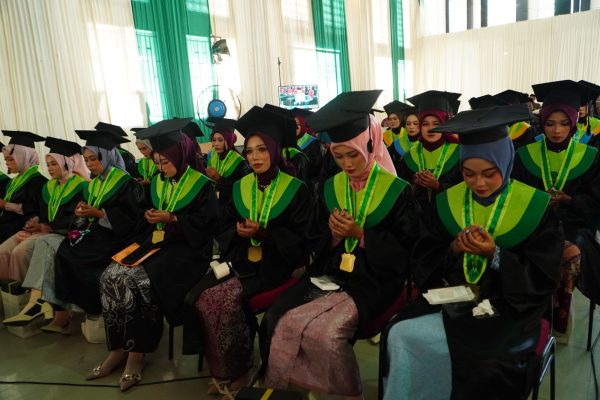 Penuh Khidmat, IAI Tabah Lamongan Gelar Sidang Senat Terbuka Wisuda S1 ke-XVI