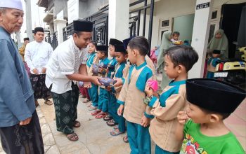 Puluhan Santri Tahfidz dapat Berkah PWRI Sumenep di Hari Santri Nasional 2025
