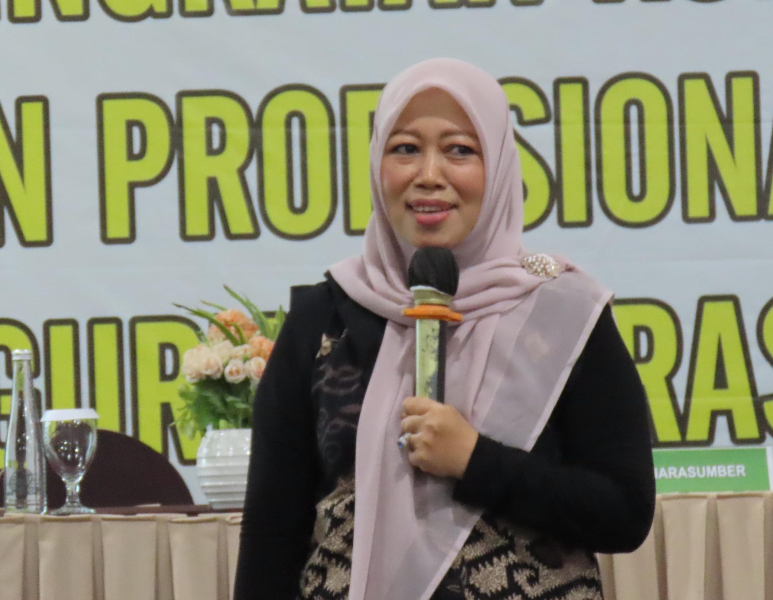 Anggota DPR RI Perempuan Madura ini Ajak Guru Tanamkan Nilai Moderasi Beragama Pada Siswa 1 IMG 20251023 WA0098 scaled