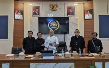 Sejarah Kelam Konferensi PWI Sumenep 2025 Diwarnai Manipulasi Surat Suara yang Hanya Tercantum Satu Nama Kandidat pada Dua Foto 3 Sejarah Kelam Konferensi PWI Sumenep 2025 Diwarnai Manipulasi Surat Suara yang Hanya Tercantum Satu Nama Kandidat pada Dua Foto